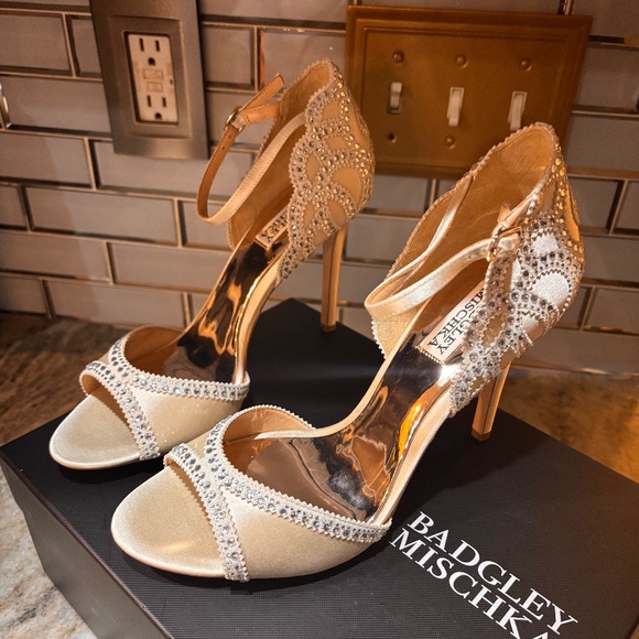 Badgley Mischka✨ Brand New Wedding Shoes – Never Worn, Diamond Embellished ✨ - Picture 2 of 7